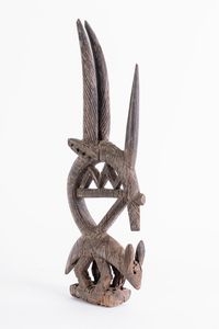 Arte africana : Cimiero zoomorfo chiwara sogoni koun, BamanaMali  - Asta ASTA 302 - NATURALIA E MIRABILIA - Associazione Nazionale - Case d'Asta italiane