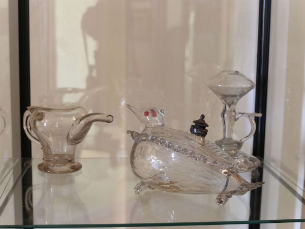 Tre oggetti in vetro soffiato  - Asta House Sale: Curiosit: Vintage, Soffitta e Cantina - Associazione Nazionale - Case d'Asta italiane