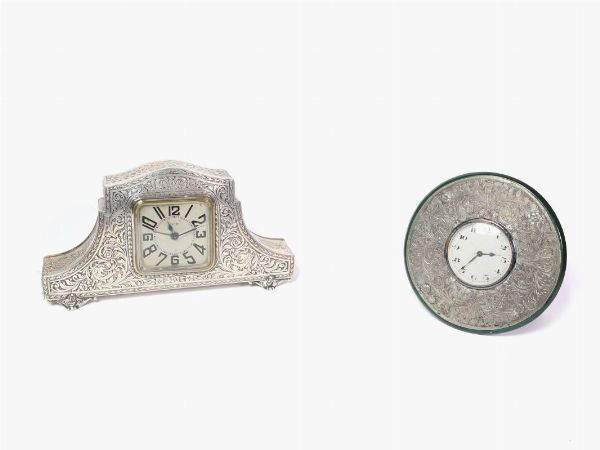 Due sveglie rivestite in argento  - Asta House Sale: Curiosit: Vintage, Soffitta e Cantina - Associazione Nazionale - Case d'Asta italiane