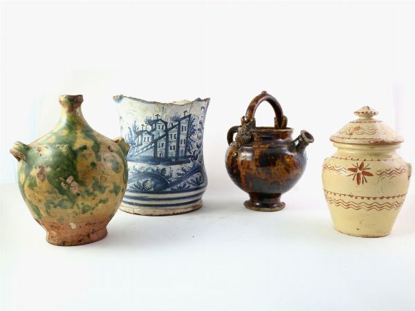 Tre vasi in terracotta popolare  - Asta House Sale: Curiosit: Vintage, Soffitta e Cantina - Associazione Nazionale - Case d'Asta italiane