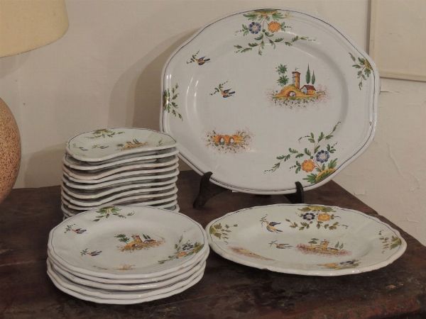 Servito di piatti in ceramica  - Asta House Sale: Curiosit: Vintage, Soffitta e Cantina - Associazione Nazionale - Case d'Asta italiane