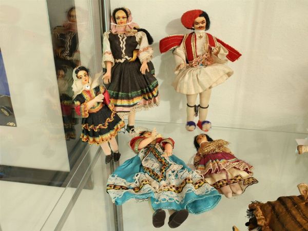 Raccolta di piccole bambole  - Asta House Sale: Curiosit: Vintage, Soffitta e Cantina - Associazione Nazionale - Case d'Asta italiane