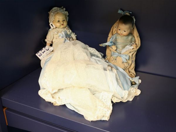Due beb caractre in porcellana  - Asta House Sale: Curiosit: Vintage, Soffitta e Cantina - Associazione Nazionale - Case d'Asta italiane