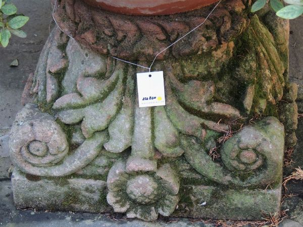 Capitello corinzio in pietra arenaria  - Asta House Sale: Il Parco - Associazione Nazionale - Case d'Asta italiane
