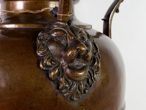 Grande versatoio in bronzo  - Asta La dimora del Collezionista - Villa delle Azalee a Firenze - I - Associazione Nazionale - Case d'Asta italiane