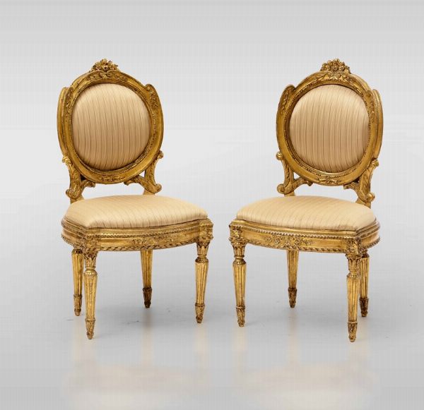 Coppia di sedie in legno intagliato e dorato, seconda met XVIII secolo  - Asta La villa di campagna di Leonardo Botta - Associazione Nazionale - Case d'Asta italiane