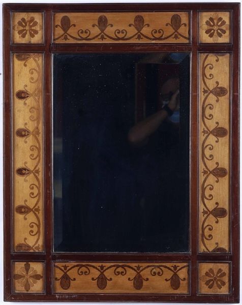 Specchio Carlo X in legno intarsiato in varie essenze, XIX secolo  - Asta La villa di campagna di Leonardo Botta - Associazione Nazionale - Case d'Asta italiane