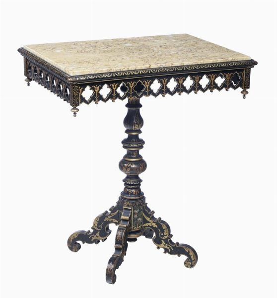 Tavolino in legno dipinto, epoca neogotica, XX secolo  - Asta La villa di campagna di Leonardo Botta - Associazione Nazionale - Case d'Asta italiane