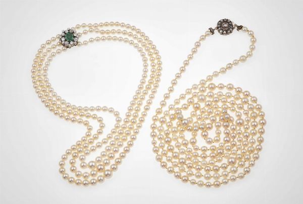 Lotto composto da una collana di perle ed una collana a tre fili di perle  - Asta Asta a Tempo | Gioielli - Associazione Nazionale - Case d'Asta italiane