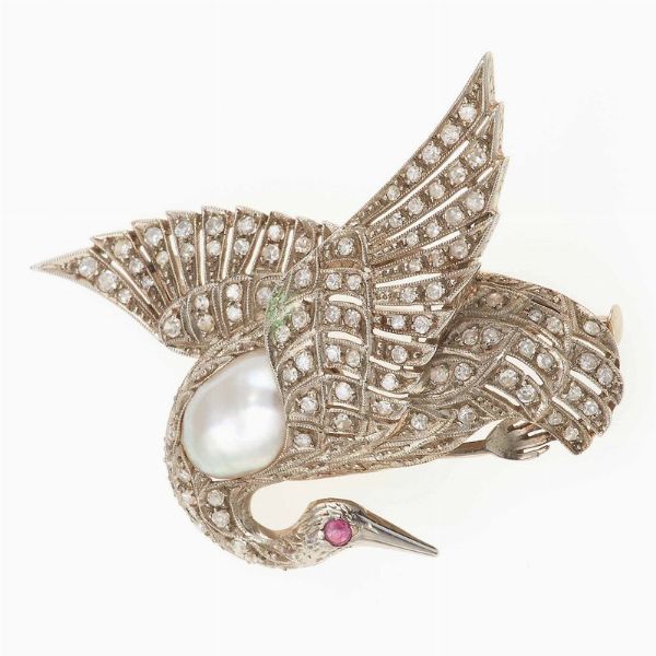 Spilla cigno con perla, piccoli diamanti ed un rubino  - Asta Asta a Tempo | Gioielli - Associazione Nazionale - Case d'Asta italiane