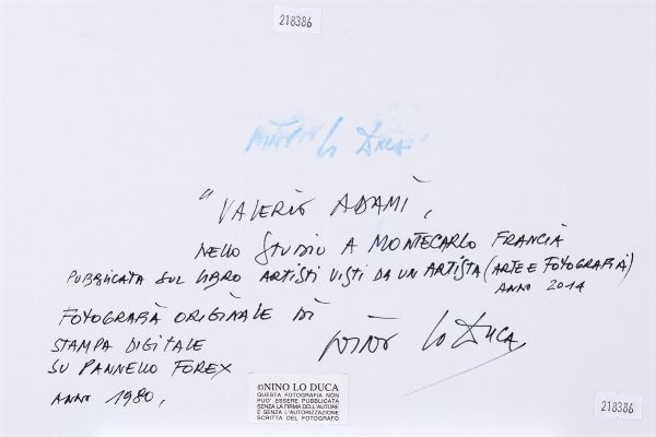 Lo Duca Nino : Valerio Adami nello studio a Montecarlo, Francia, 1980  - Asta Asta a Tempo | Nino lo Duca - Associazione Nazionale - Case d'Asta italiane