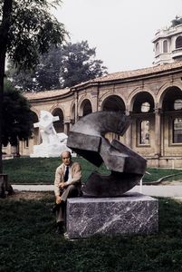 Lo Duca Nino - Esposizione di Gio Pomodoro alla Rotonda della Besana, Milano, anni 80-90
