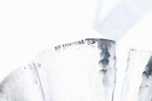 Vaso Art Deco in argento martellato su piedi a sfera. Manifattura Miracoli Milano, epoca 1935 circa  - Asta Argenti da Collezione - XX Secolo - Associazione Nazionale - Case d'Asta italiane