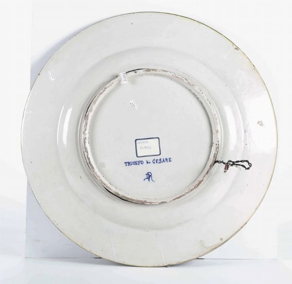 Coppia di piatti Gualdo Tadino, manifattura di Daria Rubboli, 1890-1930 circa  - Asta Maioliche e Porcellane - Associazione Nazionale - Case d'Asta italiane