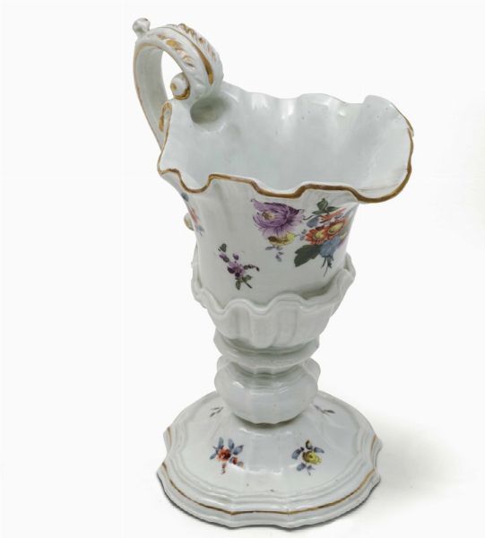 Versatoio a casco Meissen, 1740-1750 circa  - Asta Maioliche e Porcellane - Associazione Nazionale - Case d'Asta italiane