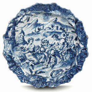 Grande piatto Liguria, probabilmente Savona, prima met del XVIII secolo  - Asta Maioliche e Porcellane - Associazione Nazionale - Case d'Asta italiane