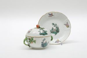 Tazza da brodo con sottopiatto Meissen, 1745-1750  - Asta Maioliche e Porcellane - Associazione Nazionale - Case d'Asta italiane