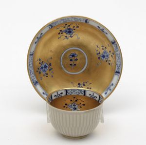 Tazza con piattino Meissen, verso il 1750  - Asta Maioliche e Porcellane - Associazione Nazionale - Case d'Asta italiane