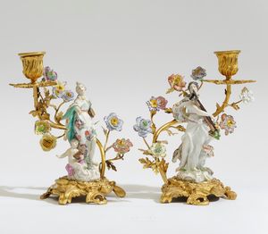 Coppia di candelabri da tavola Meissen, 1760 circa (figurine)  - Asta Maioliche e Porcellane - Associazione Nazionale - Case d'Asta italiane