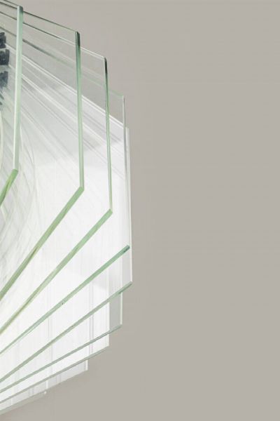 PRODUZIONE ITALIANA : Lampada a sospensione in vetro colorato trasparente  tige in metallo verniciato. Anni '70 h cm 77  - Asta Asta 174 Illuminazione - Associazione Nazionale - Case d'Asta italiane