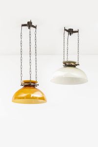 PAOLO CALIARI - Due lampadari in vetro opalino e colorato  sostegni a catenella  particolari in ottone. Prod. Venini anni '60  [..]