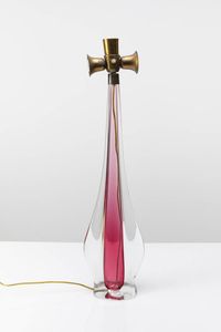 SEGUSO - Lampada da tavolo in ottone e base in vetro colorato di forte spessore. Anni '50 h cm 78