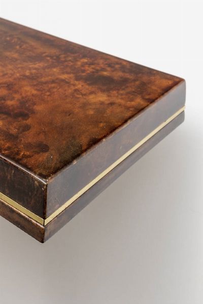ALDO TURA : Console in legno rivestito in pergamena vetrificata. Anni '50 cm 94x130x35  - Asta Asta 175 Design - Associazione Nazionale - Case d'Asta italiane