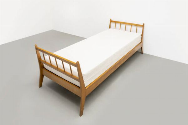 PRODUZIONE ITALIANA : Day bed con struttura in legno con rivestimento in velluto. Anni '50 cm 70x212x85 5  - Asta Asta 175 Design - Associazione Nazionale - Case d'Asta italiane