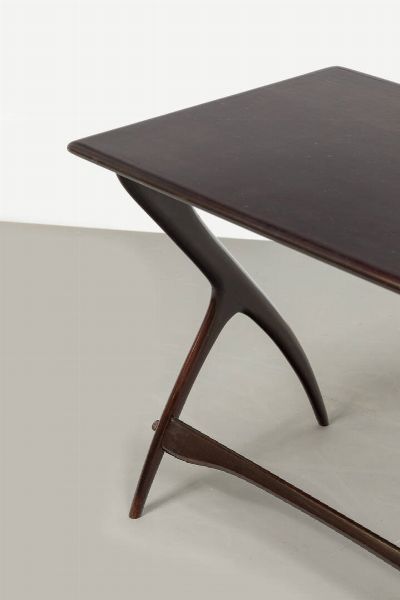 ICO PARISI : Tavolino in legno di mogano. Prod. De Baggis anni '50 cm 43x60x38  - Asta Asta 175 Design - Associazione Nazionale - Case d'Asta italiane