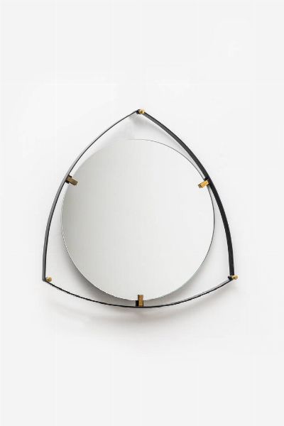 PRODUZIONE ITALIANA : Specchio con cornice in metallo verniciato e particolari in ottone. Anni '60 cm 62x61  - Asta Asta 175 Design - Associazione Nazionale - Case d'Asta italiane