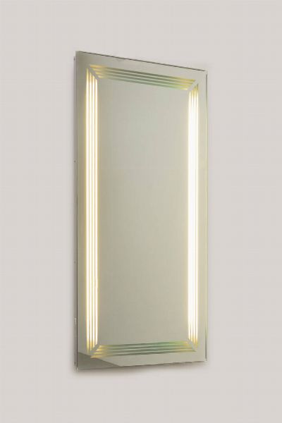 FONTANA ARTE  attribuito : Specchio in vetro retroilluminato con struttura in metallo cromato. Anni '70 cm 148x74x6 5  - Asta Asta 175 Design - Associazione Nazionale - Case d'Asta italiane