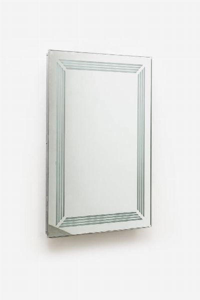 FONTANA ARTE  attribuito : Specchio in vetro retroilluminato con struttura in metallo cromato. Anni '70 cm 111x70x6 5  - Asta Asta 175 Design - Associazione Nazionale - Case d'Asta italiane