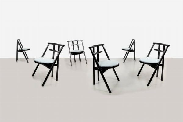 CASSINA : Sei sedie con struttura in legno laccato  sedute imbottite rivestite in tessuto. Marchio del Produttore Anni '70 cm 78x48x47  - Asta Asta 175 Design - Associazione Nazionale - Case d'Asta italiane