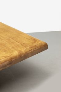 ALDO TURA : Tavolino con sostegno in legno laccato  piano in legno ricoperto in pergamena invetriata. Anni '70 cm 41x90x150  - Asta Asta 175 Design - Associazione Nazionale - Case d'Asta italiane