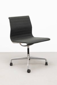 CHARLES E RAY EAMES : Sei sedie della serie Alluminium Group  - Asta Asta 175 Design - Associazione Nazionale - Case d'Asta italiane
