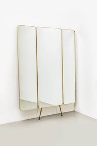 PRODUZIONE ITALIANA - Grande specchiera con cornice in ottone. Anni '50 cm 172x93