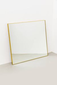 PRODUZIONE ITALIANA - Specchio con bordo in ottone e vetro specchiato. Anni '50 cm 90x100