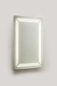 FONTANA ARTE  attribuito - Specchio in vetro retroilluminato con struttura in metallo cromato. Anni '70 cm 111x70x6 5