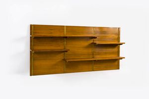 PRODUZIONE ITALIANA - Libreria con ripiani in legno e dettagli in ottone. Anni '50 cm 240x117x24 5