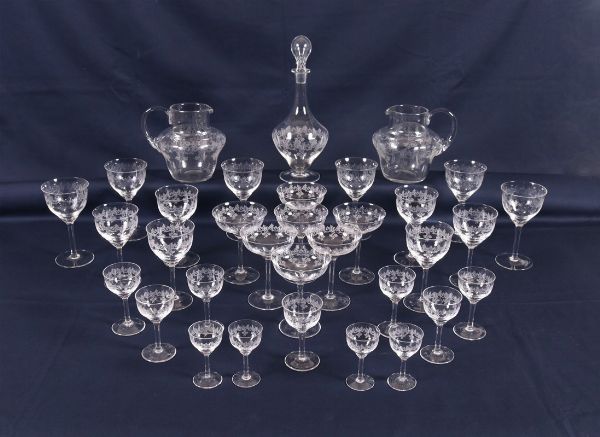 Servizio di bicchieri in cristallo  - Asta Arredi Antichi, Icone Russe e una collezione di modelli di mobili - Associazione Nazionale - Case d'Asta italiane