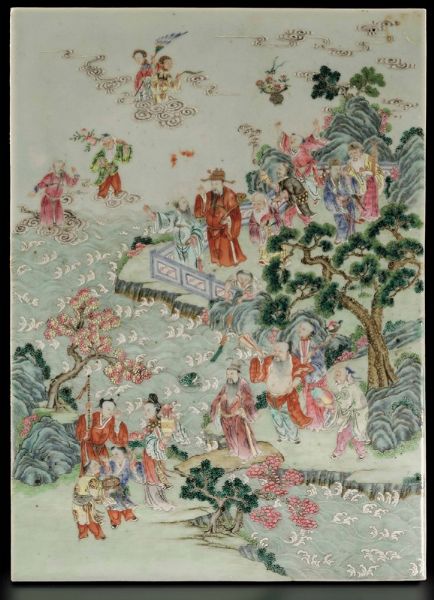 Placca in porcellana Famiglia Rosa con personaggi, Cina, Dinastia Qing, epoca Jiaqing (1796-1820)  - Asta Fine Chinese Works of Art - Associazione Nazionale - Case d'Asta italiane