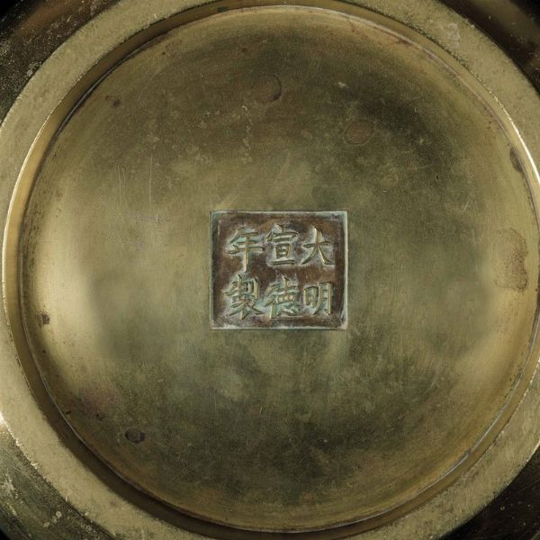 Censer a doppia ansa in bronzo dorato, Cina, Dinastia Qing, XVII secolo  - Asta Fine Chinese Works of Art - Associazione Nazionale - Case d'Asta italiane