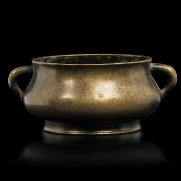 Incensiere in bronzo dorato con due manici, Cina, Dinastia Ming, XVII secolo  - Asta Fine Chinese Works of Art - Associazione Nazionale - Case d'Asta italiane
