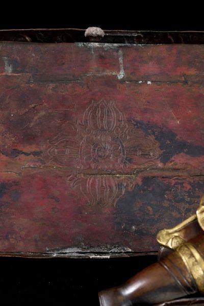 Grande figura di Palden Lhamo in bronzo parzialmente dorato con tracce di policromia, Tibet, fine XIX secolo  - Asta Fine Chinese Works of Art - Associazione Nazionale - Case d'Asta italiane