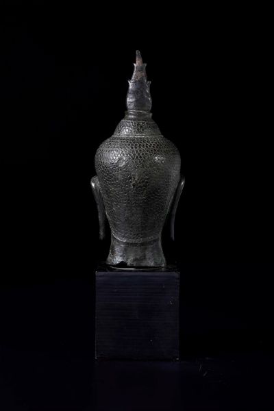 Testa di Buddha in bronzo, Thailandia, Ayutthaya, XVII secolo  - Asta Fine Chinese Works of Art - Associazione Nazionale - Case d'Asta italiane