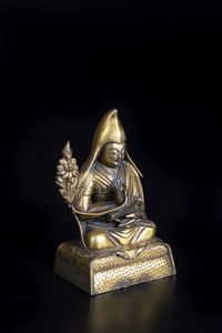 Figura di Lama Tsonkhapa in bronzo dorata, Tibet, XVIII secolo  - Asta Fine Chinese Works of Art - Associazione Nazionale - Case d'Asta italiane