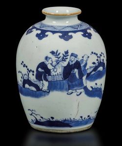 Piccolo vaso in porcellana bianca e blu con personaggi entro paesaggio, Cina, Dinastia Qing, epoca Kangxi (1662-1722)  - Asta Fine Chinese Works of Art - Associazione Nazionale - Case d'Asta italiane