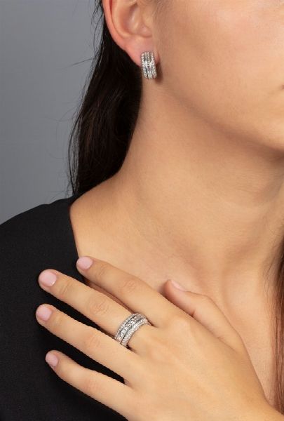 Piaget. Demi-parure Possession composta da anello ed orecchini con diamanti  - Asta Fine Jewels - Associazione Nazionale - Case d'Asta italiane