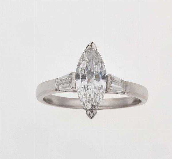 Anello con diamante taglio marquise di ct 1.50 circa  - Asta Fine Jewels - Associazione Nazionale - Case d'Asta italiane