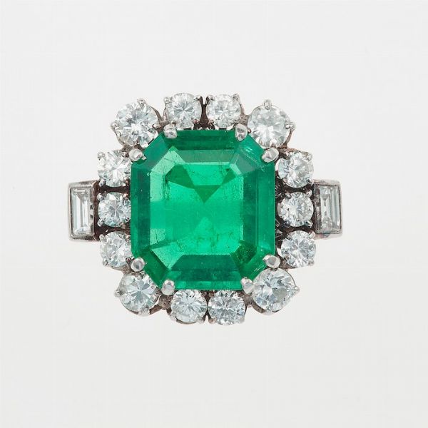 Anello con smeraldo Colombia di ct 6.00 circa  - Asta Fine Jewels - Associazione Nazionale - Case d'Asta italiane